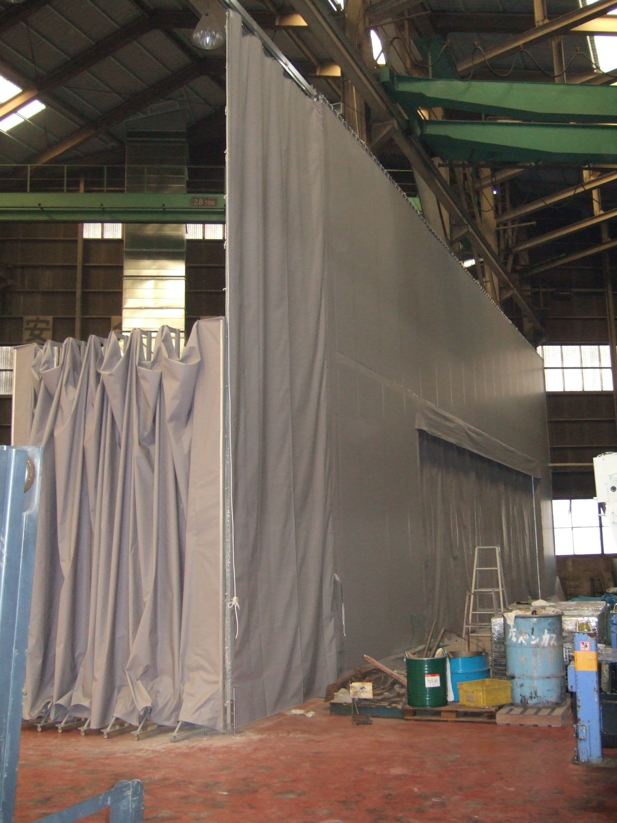 C 28 自立式スライドカーテン 間仕切壁 施工事例 よつばビニール